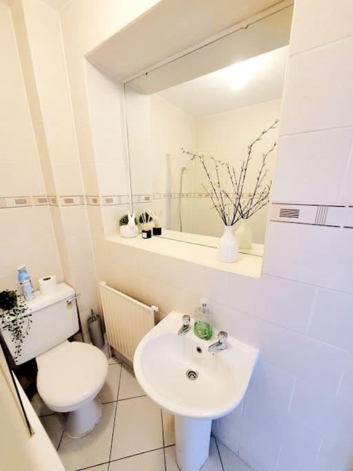 לונדון One Bedroom Apartment With A Terrace In Angel מראה חיצוני תמונה