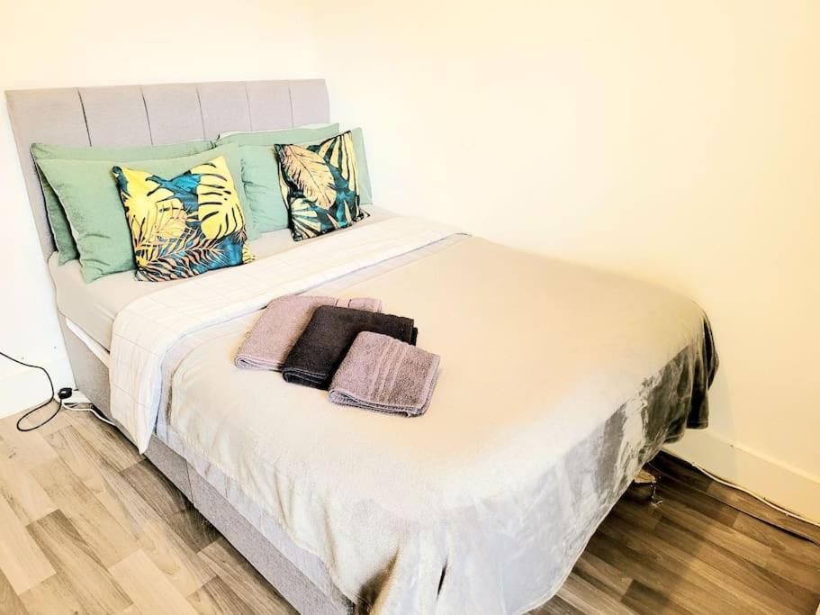 לונדון One Bedroom Apartment With A Terrace In Angel מראה חיצוני תמונה